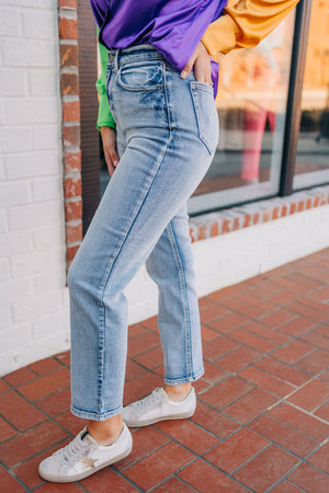 HIGH RISE STRAIGHT DENIM